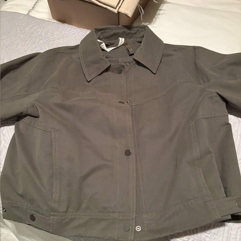 Lululemon Cropped Jacket Olive Green Size 6